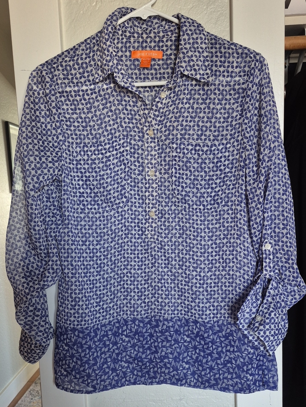 Sheer Blue and White Printed Casual Button-Down Shirt Size XS